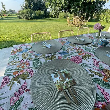 El Patio فندق مبيت وإفطار 3*